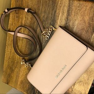 michael kors jet set crossbody bag